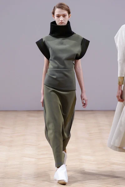 Look 4